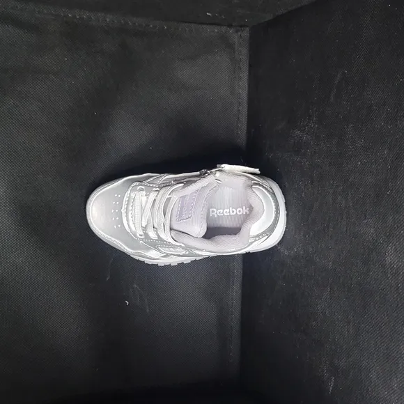 #14 Rebook Kids Silver Sneaker