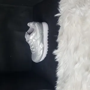 #14 Rebook Kids Silver Sneaker