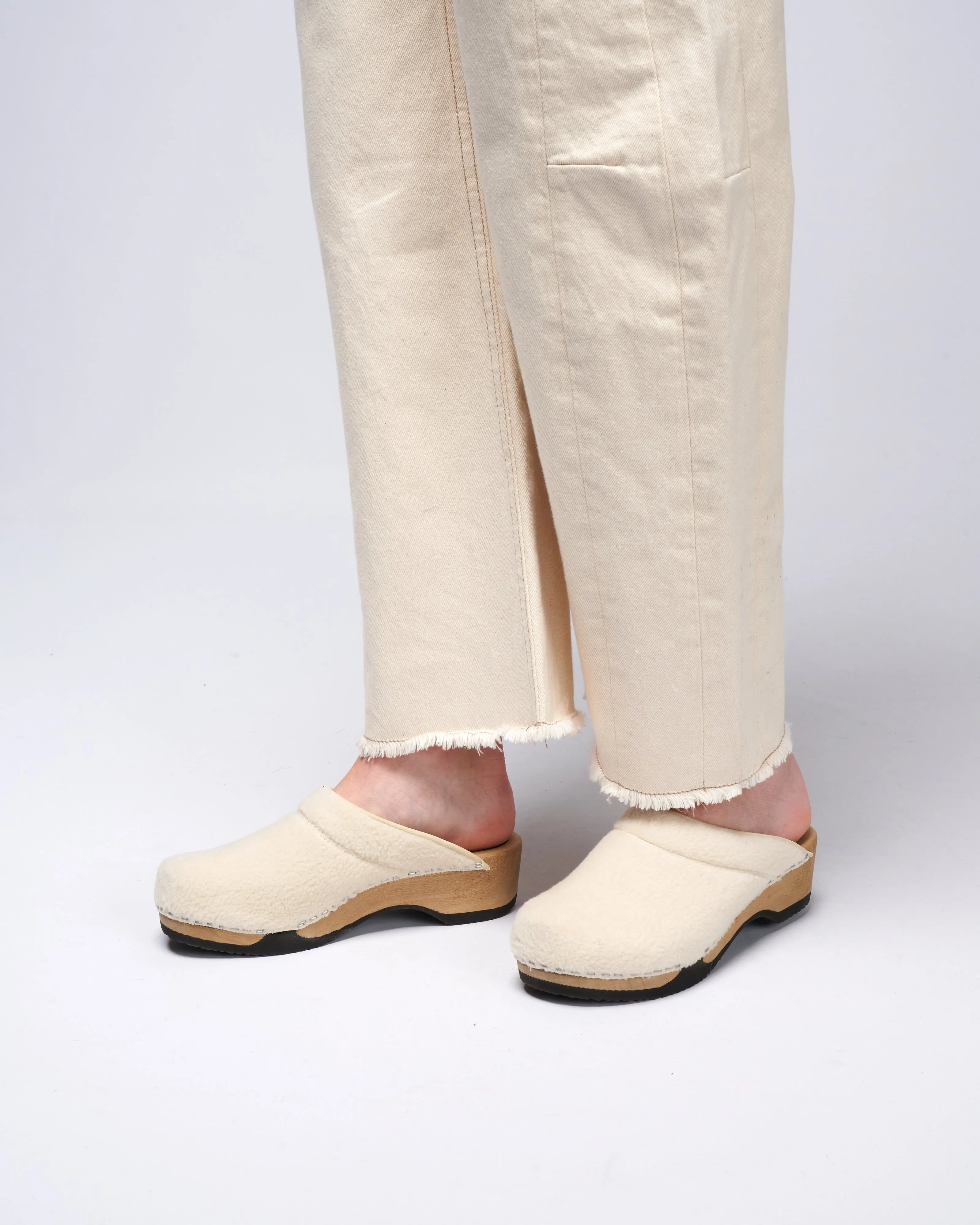 embla clog - creame sherpa