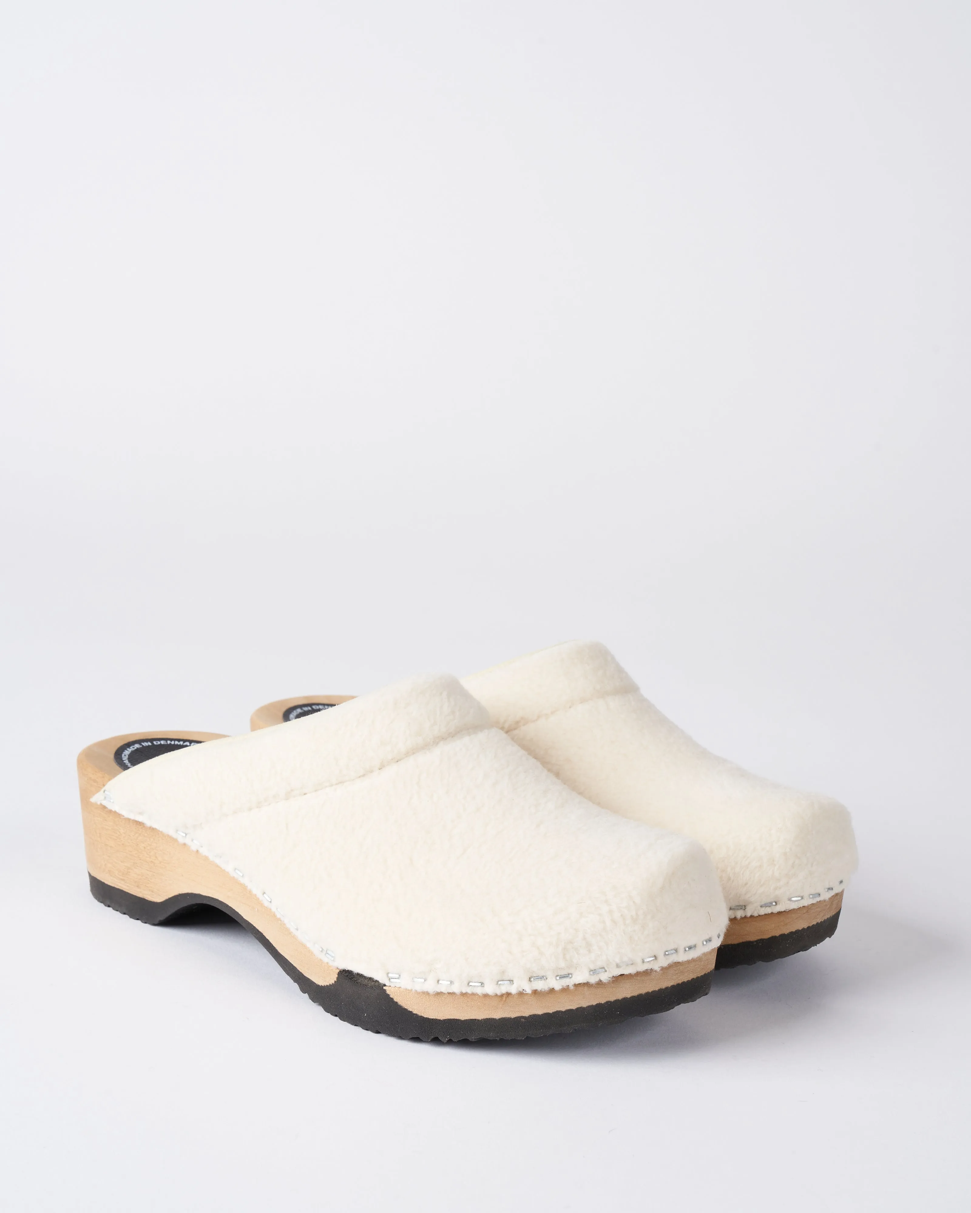 embla clog - creame sherpa