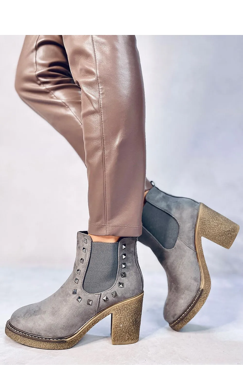 Heel boots