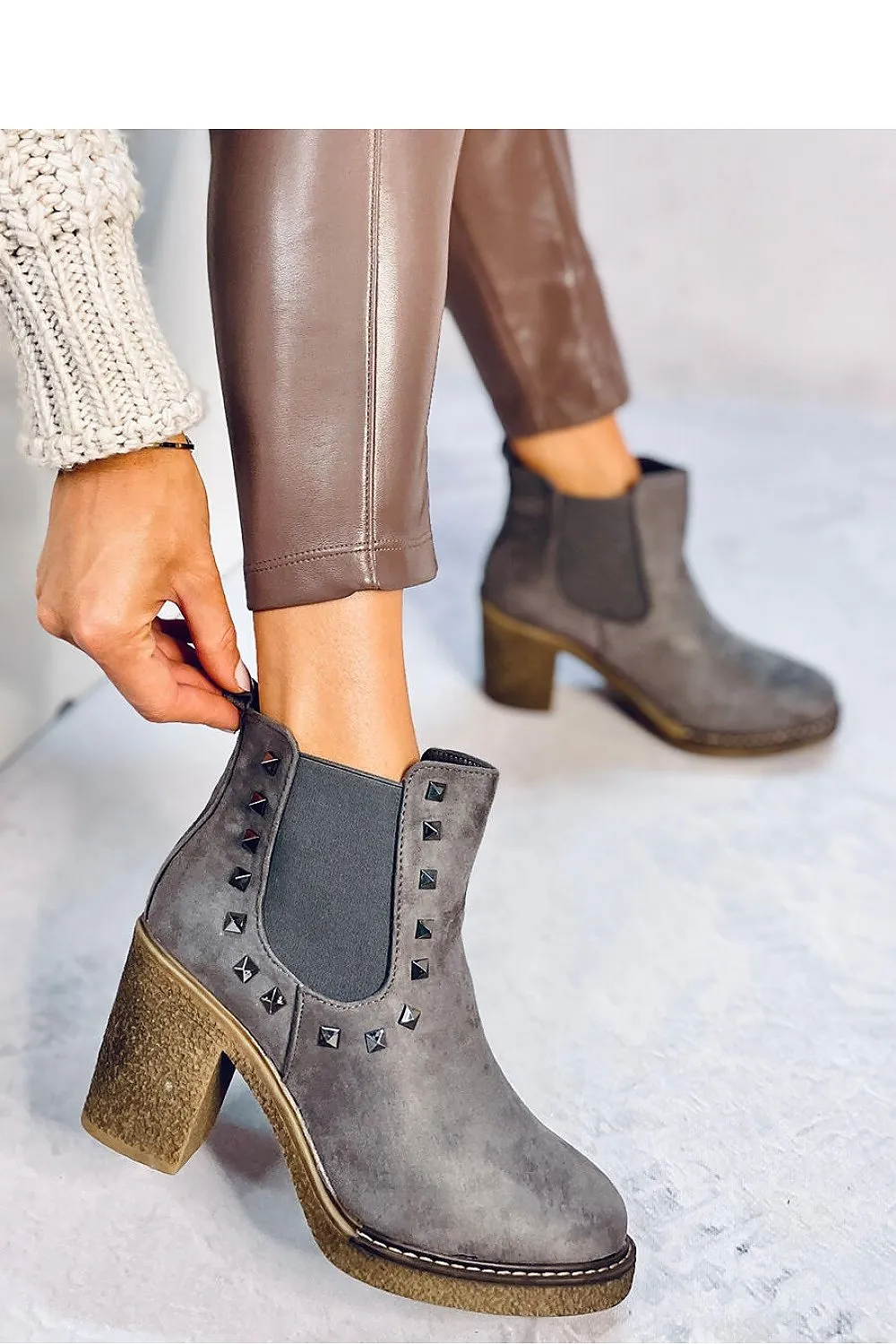 Heel boots