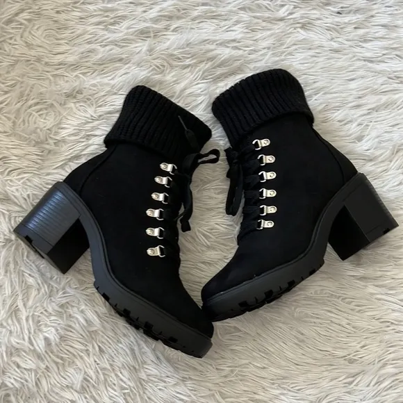 Justfab Women’s Camber Fold-Over Lace-Up Bootie in black size 7