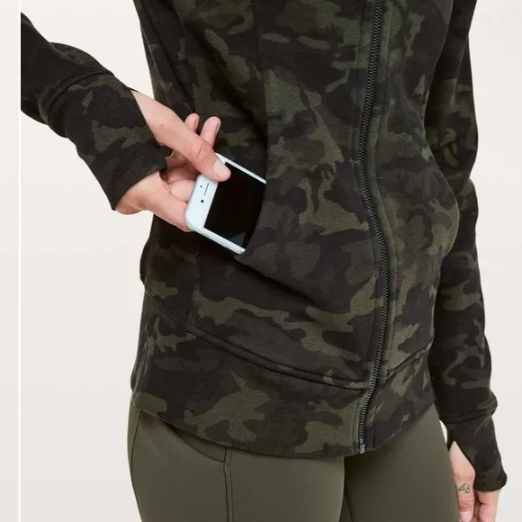 Lululemon Scuba Hoodie Camo size 6