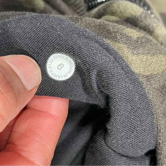 Lululemon Scuba Hoodie Camo size 6