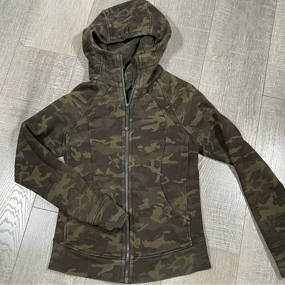 Lululemon Scuba Hoodie Camo size 6