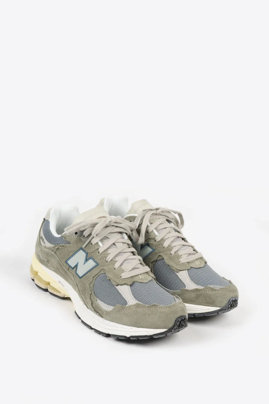 NEW BALANCE 2002 REFINED FUTURE MIRAGE GREY