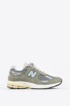 NEW BALANCE 2002 REFINED FUTURE MIRAGE GREY