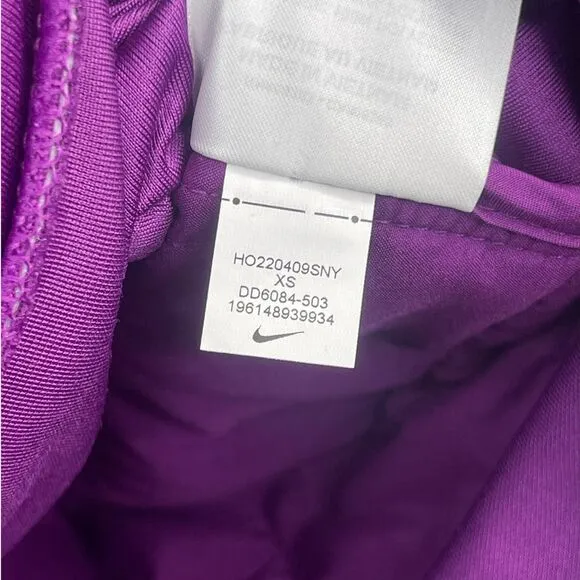 Nike Women’s Therma-Fit Synthetic-Fill Running Vest Size XS (DD6084-503)