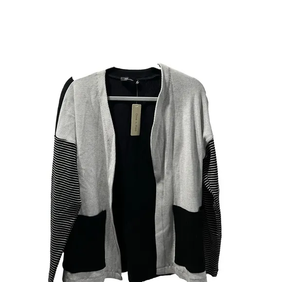 NWT Doe &amp; Rae Black and Gray Open Cardigan