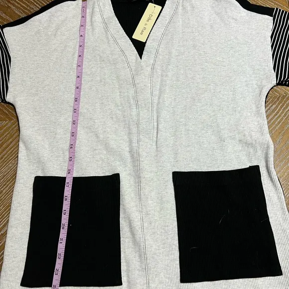 NWT Doe &amp; Rae Black and Gray Open Cardigan