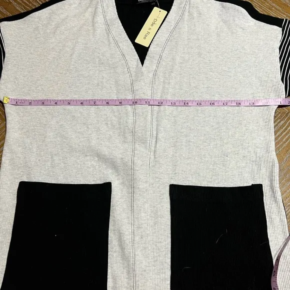 NWT Doe &amp; Rae Black and Gray Open Cardigan