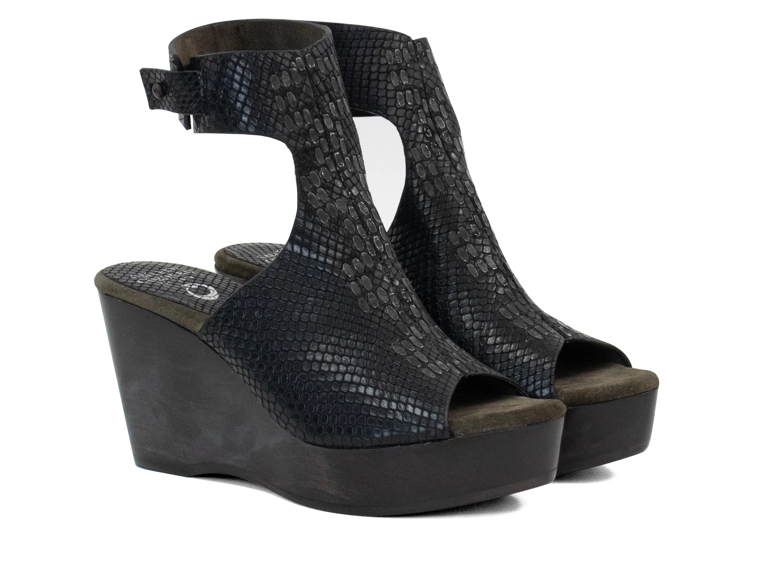 Pia A50 Wedge