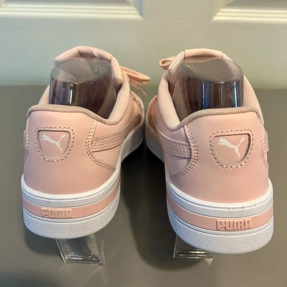 💗”Puma” Baby Pink Women’s Leather Lace Up Soft Foam Sneakers Size 9💗