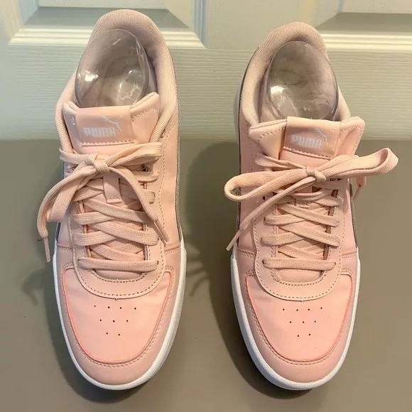 💗”Puma” Baby Pink Women’s Leather Lace Up Soft Foam Sneakers Size 9💗