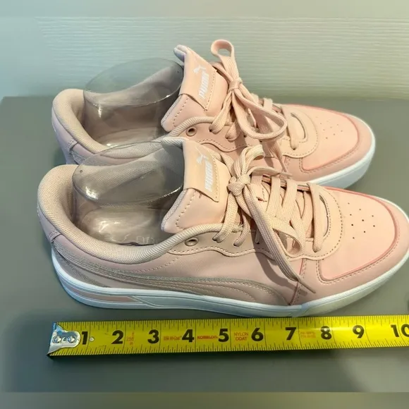 💗”Puma” Baby Pink Women’s Leather Lace Up Soft Foam Sneakers Size 9💗