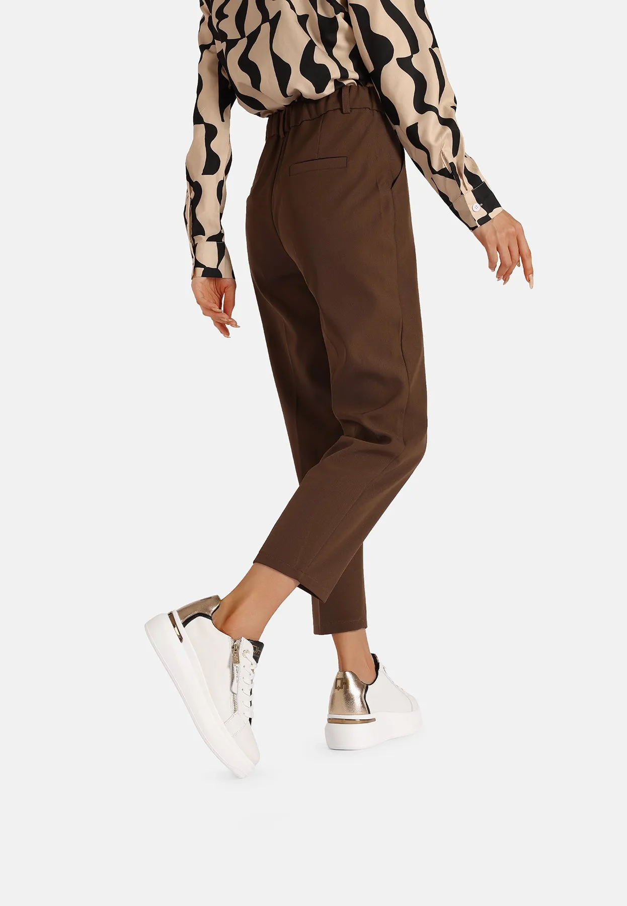 Sneakers in vera pelle con suola alta QH8004
