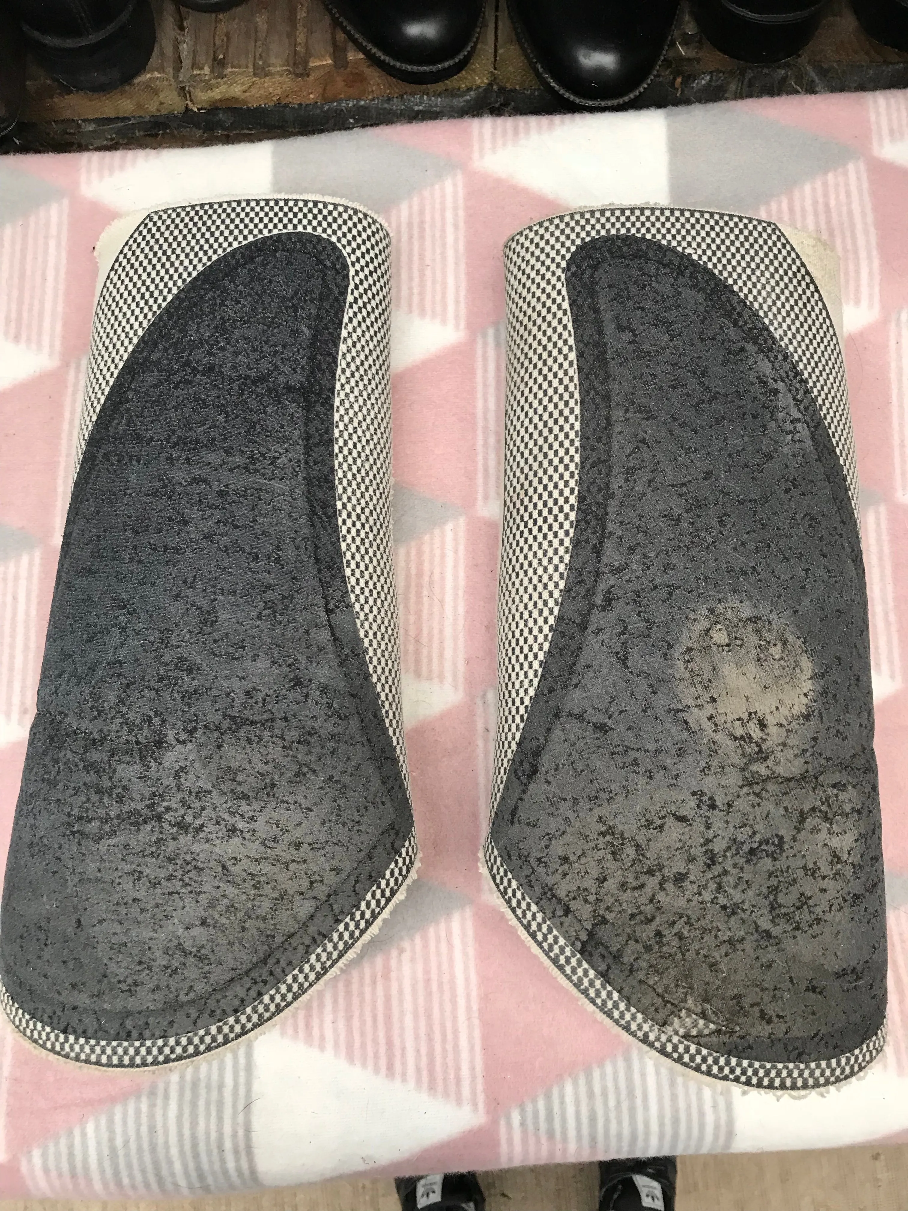 Tri-zone white light weight brushing boots size large FREE POSTAGE