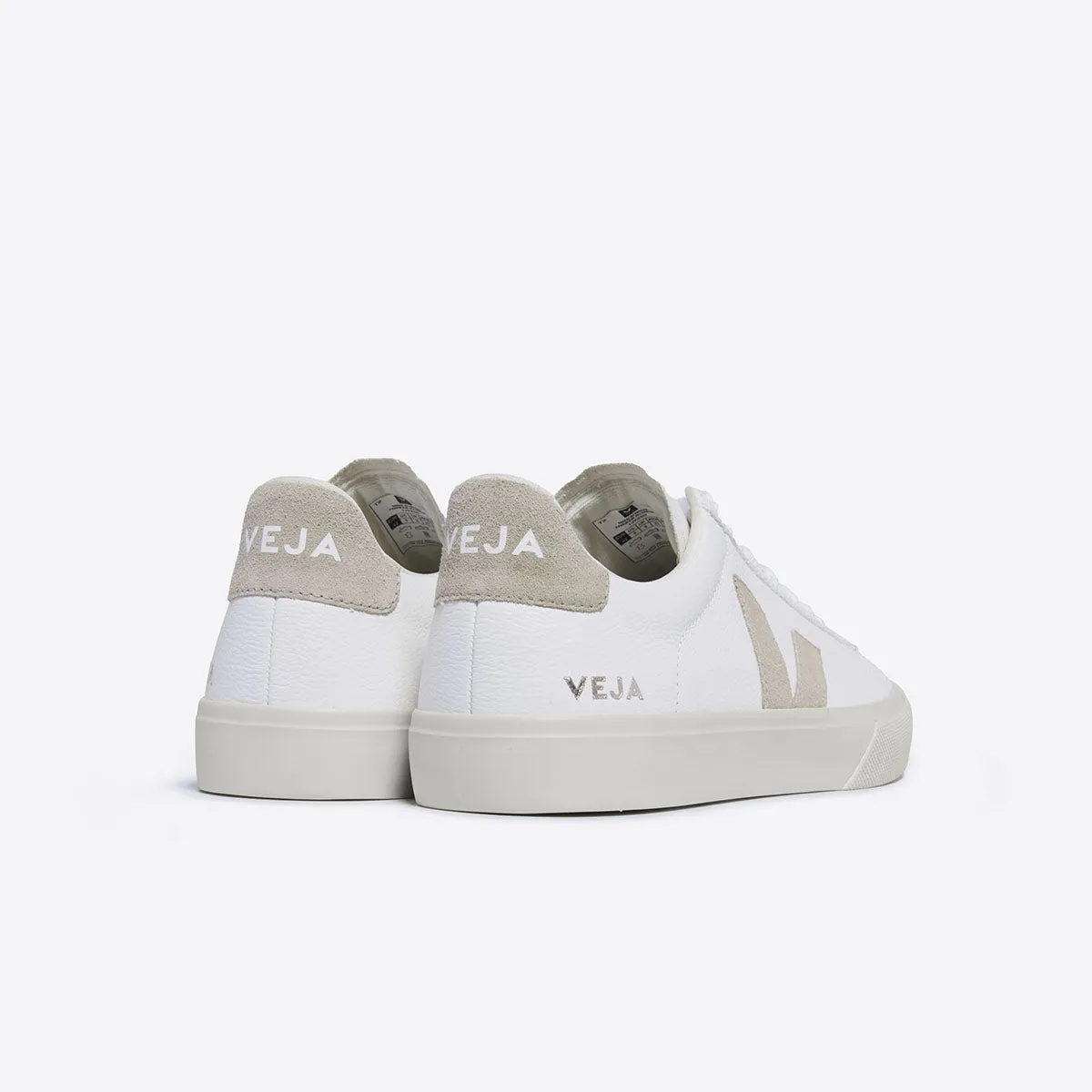 Veja - Campo Chromefree Leather Trainer in White/Natural