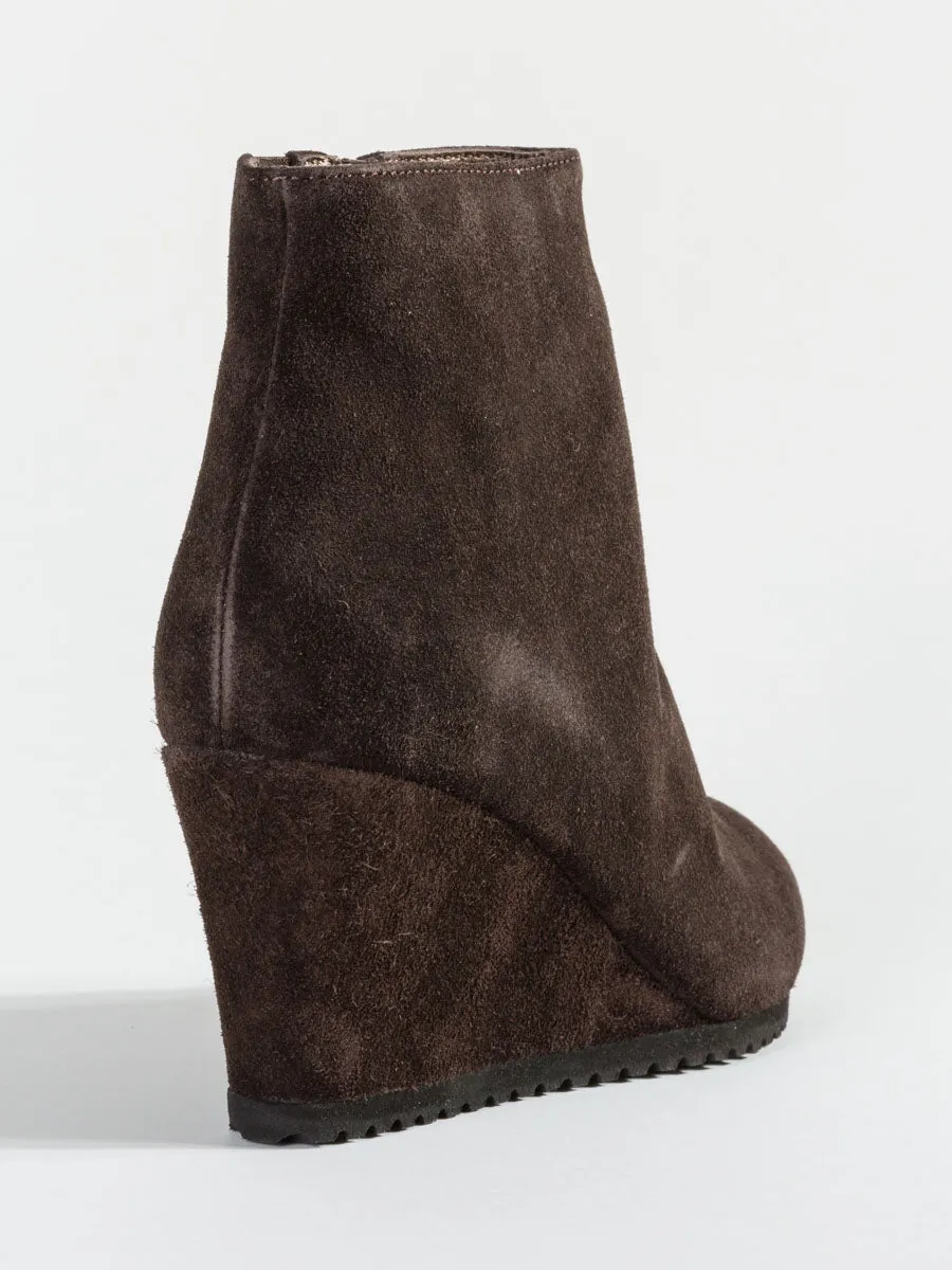 velour wedge - brown