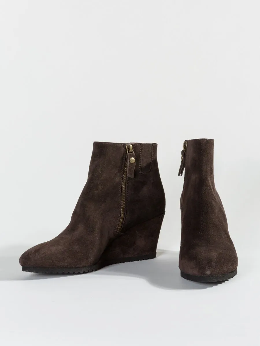 velour wedge - brown