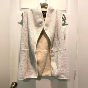 Wooly Bully Wear Gentle Spirit Vest, Women's sz M, White &amp; gray.  NWOT